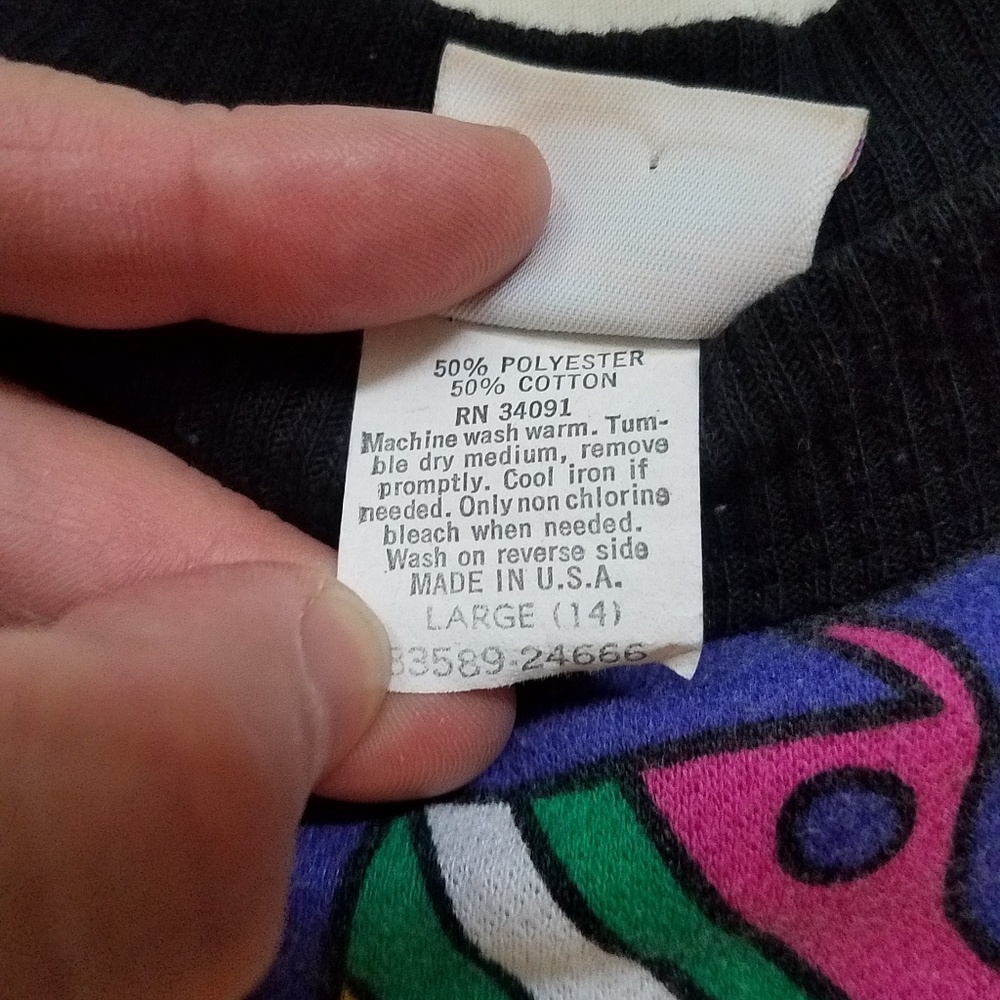 SOLD 90s Vintage Long Sleeved Shirt - Picture 4 of 8